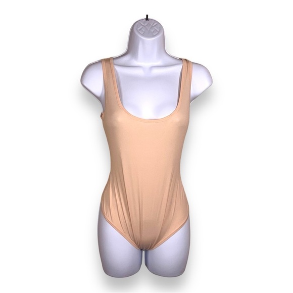 NEW SMALL FELINA PINK BODYSUIT THONG STYLE SLEEVELESS SCOOP NECKINE - Picture 1 of 13